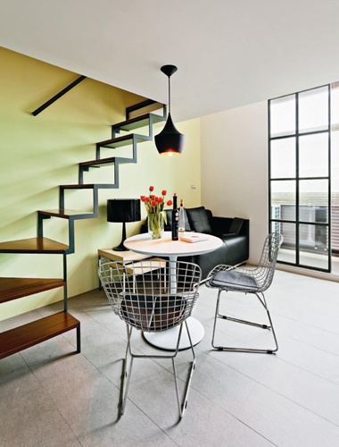 空間使用過度也會造成生活上種種問題，前任屋主將陽台