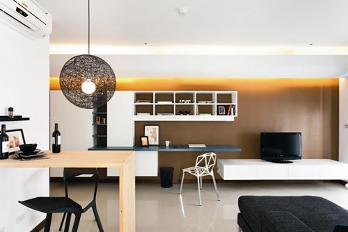 屋主為單身一人，買下這僅有16坪的居住空間，除了為了