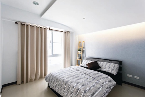 屋主為單身一人，買下這僅有16坪的居住空間，除了為了