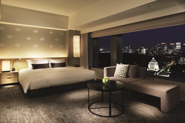 同時，在床墊和床架的挑選上，則需同時考慮空間高度和