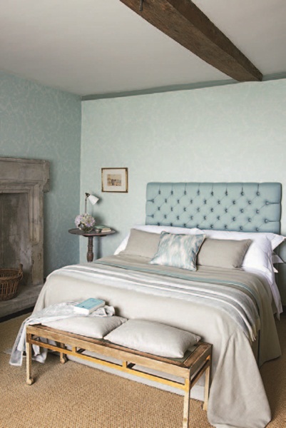 同時,在床墊和床架的挑選上,則需同時考慮空間高度和