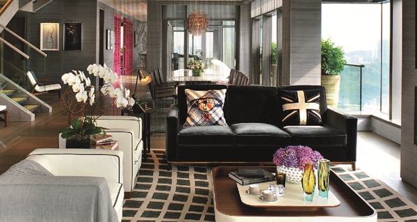 作品橫跨住宅、商空及辦公空間，曾經於柏林及倫敦求學