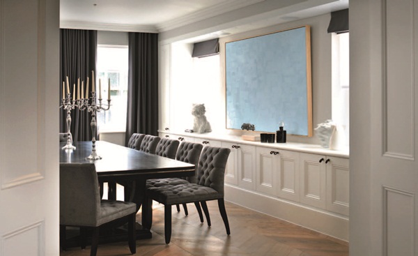 作品橫跨住宅、商空及辦公空間，曾經於柏林及倫敦求學