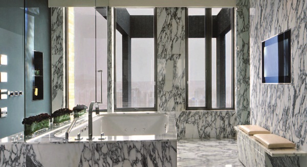 作品橫跨住宅、商空及辦公空間，曾經於柏林及倫敦求學