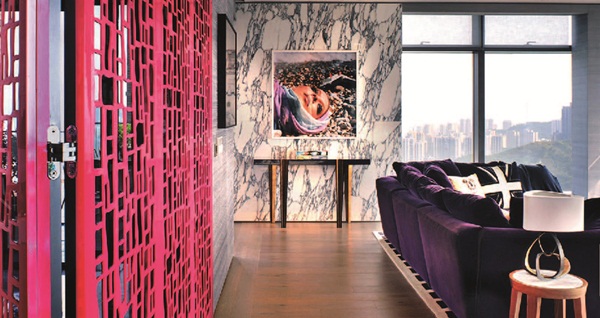 作品橫跨住宅、商空及辦公空間，曾經於柏林及倫敦求學