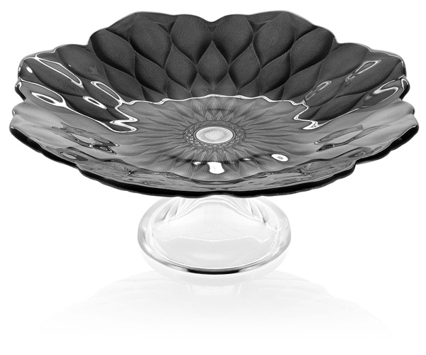 以細膩的紋刻詮釋蓮花的質感,運用獨特的肌理紋路,交