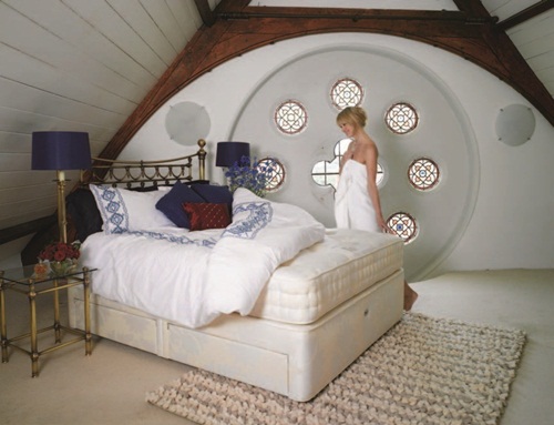 1.漢普頓上墊。以像躺在雲朵般柔軟的特性為品牌名稱,