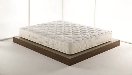 1.漢普頓上墊。以像躺在雲朵般柔軟的特性為品牌名稱,