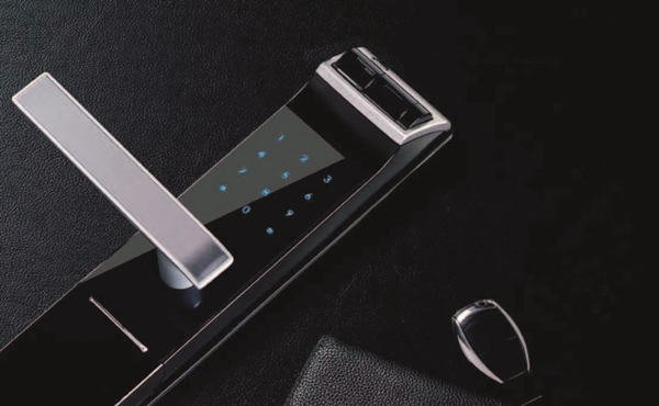 兼具防盜、防爆效果的大門，可維護一家人的財產與生命