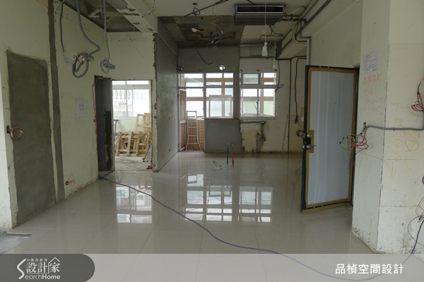 新屋的房價愈來愈貴，考慮預算問題，選一個好地段買中