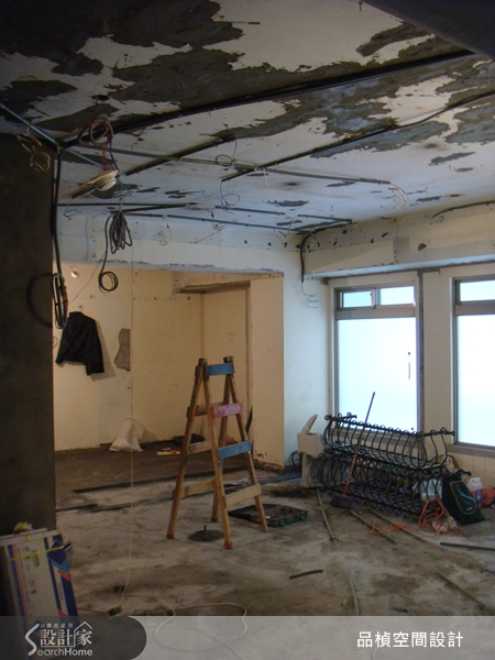 新屋的房價愈來愈貴，考慮預算問題，選一個好地段買中