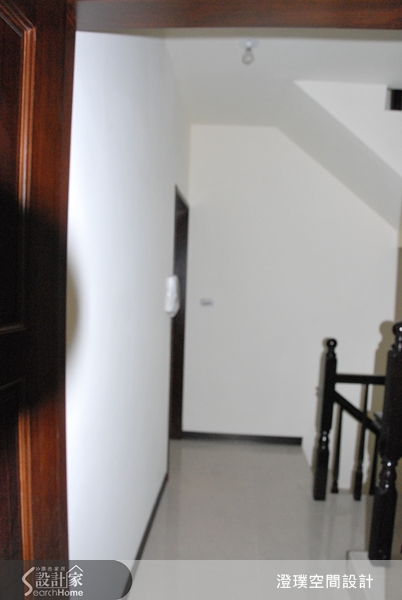 屋主買下位於新北市這間透天住宅之後，委託擅長掌握不