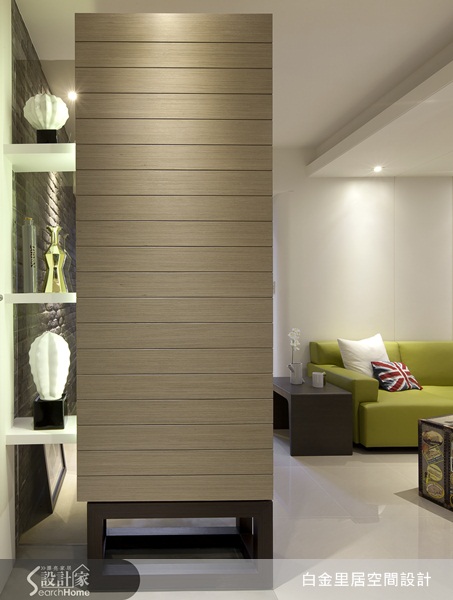 35 年、22 坪、浴室沒有浴缸、而床頭竟然對著灶火!這