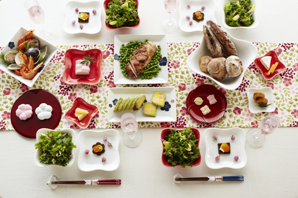 「賀新年祝新年，新年到～年連年！」每到春節家裡就要