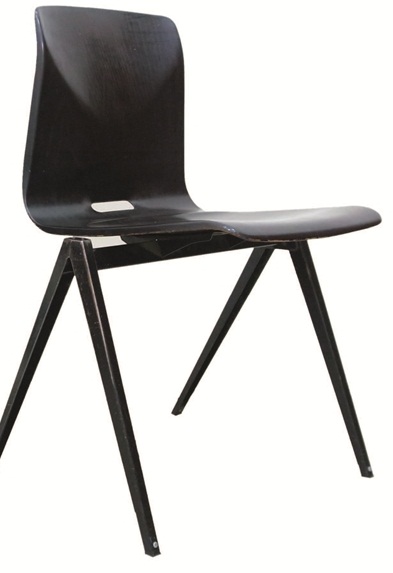 在大多咖啡廳中，不會規劃太多固定式家具，而是在給予