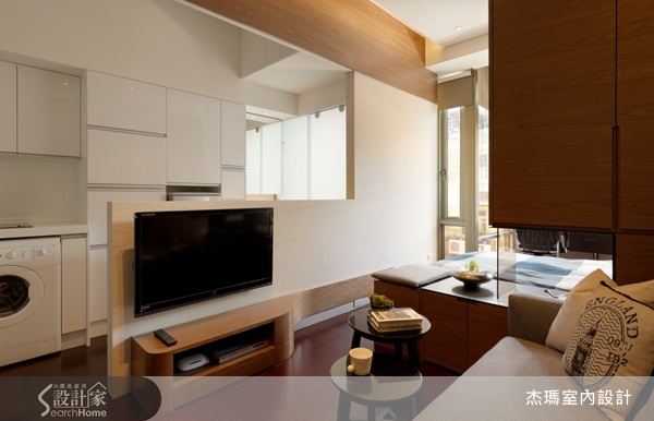 看過電影《變形金鋼》，一定對科博文及大黃蜂從汽車變