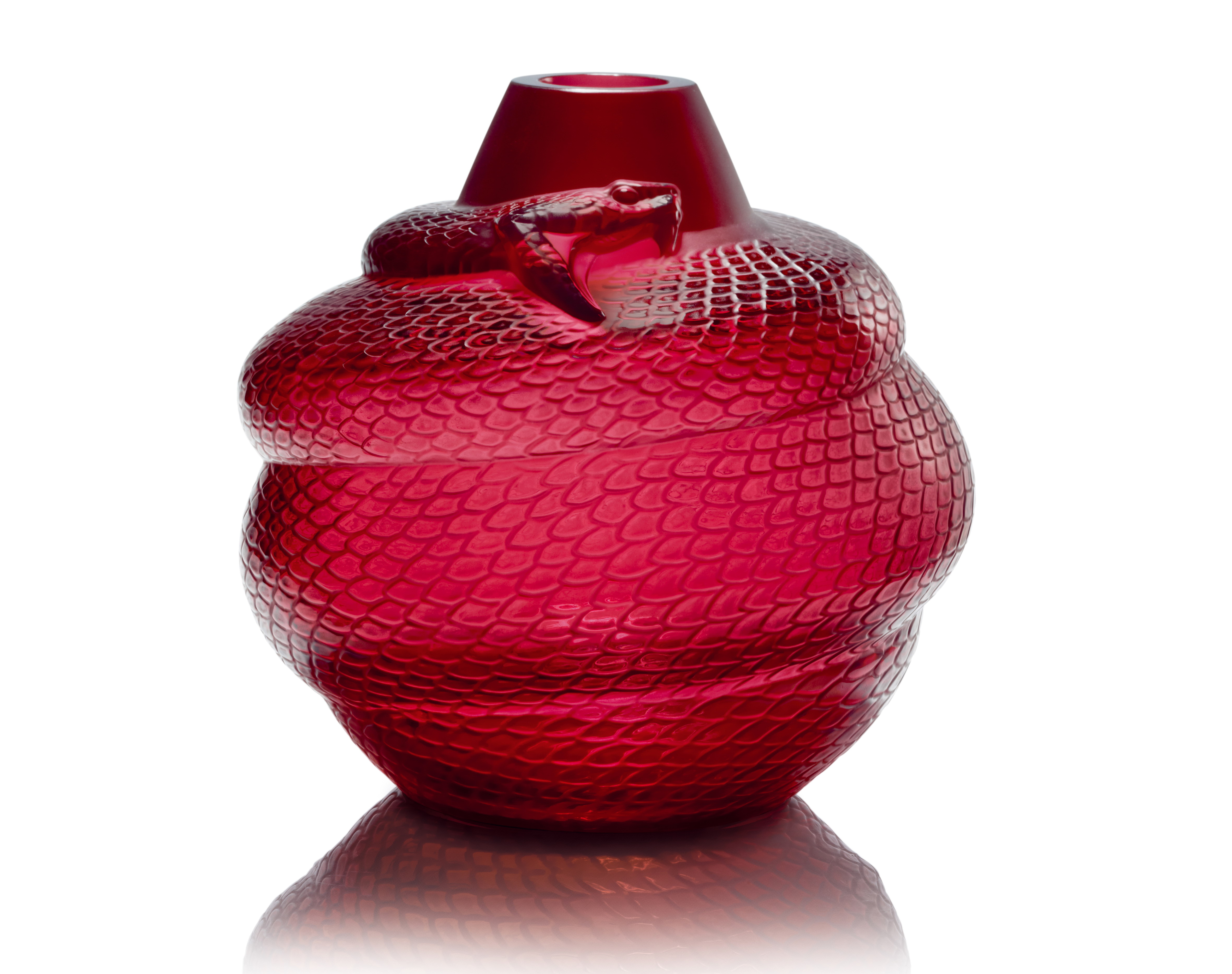 在中國神話故事中，龍與蛇往往被視為一體，小編認為，