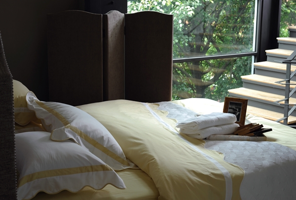 最近紅遍兩岸三地的清朝宮庭劇《步步驚心》、《宮鎖心