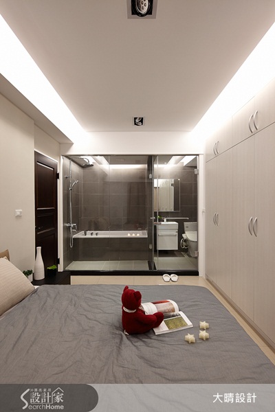 單身的男屋主喜愛簡潔的風格、木質的自然及帶有精品飯