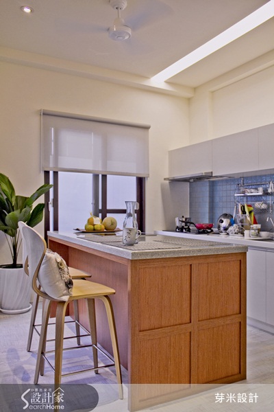 買下這棟二手的透天厝之後，屋主就請來芽米設計設計師