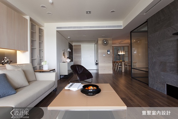 木素材在一般居家空間中最常使用的地方就是地板及櫃子