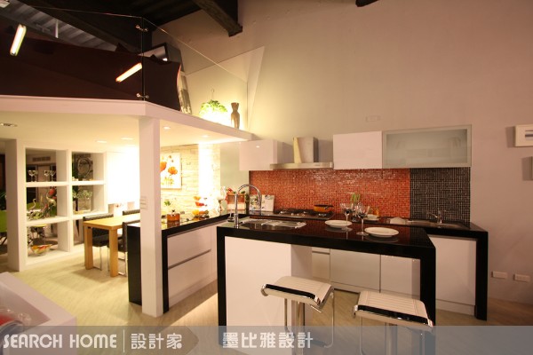 在家居空間裡,廚房設計向來較重視機能性質,而忽略設