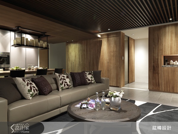 給予空間不同的變化,紘幃設計以簡約為基調調和,運用