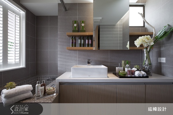 給予空間不同的變化,紘幃設計以簡約為基調調和,運用