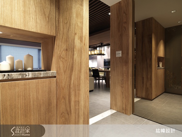 給予空間不同的變化,紘幃設計以簡約為基調調和,運用