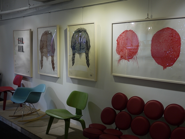 或許是藝術性格的使然，藝術家的感性思維和總是和理性