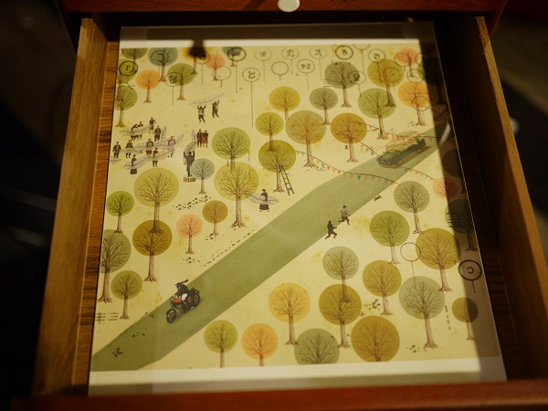 或許是藝術性格的使然，藝術家的感性思維和總是和理性