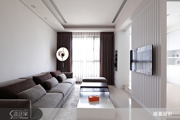 對於室內坪數僅19坪的小住宅來說，如何讓空間放大，減