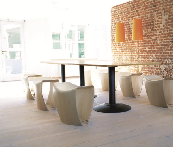 木材是天然有機材質,本著人類親近自然的原始本能,人