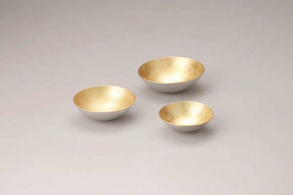 在家請客時,除了親朋好友之外,餐桌就是另一個聚會的