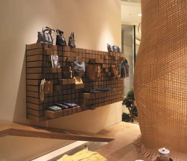 這是服飾品牌Natural Laundry的櫃點展示間，很難想像