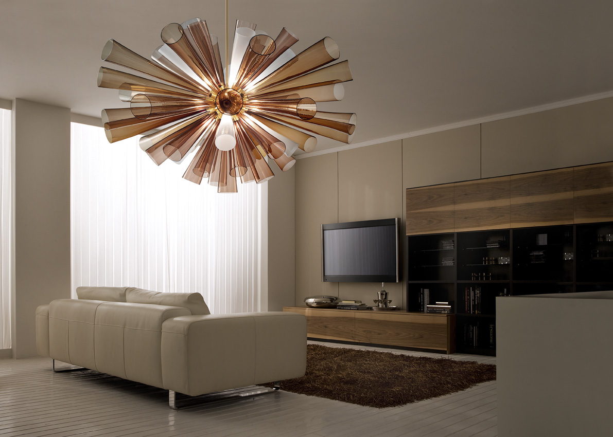 即日起~3/24舉行年度特賣。多項商品下殺超過五折，另