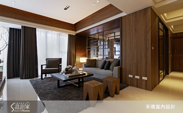 60坪的實品屋，加入穿透性隔牆，創造出寬闊受感之餘，