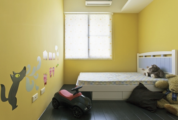 房間採用活動式家具，讓空間可以隨著小朋友的成長而方