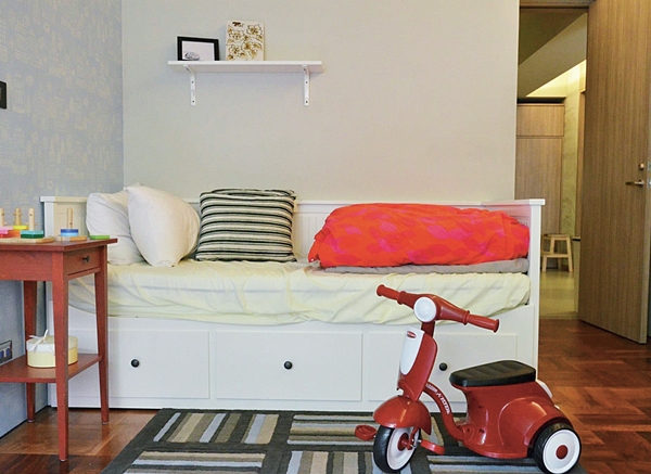 房間採用活動式家具，讓空間可以隨著小朋友的成長而方