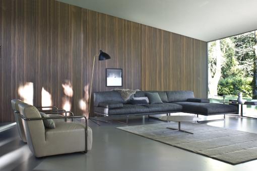 小編特別喜歡寬面又具有深度的舒適沙發,讓人感到慵懶