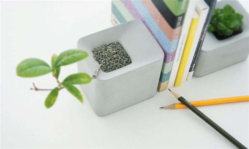 收納，不只在於居家櫃體的規劃，面對書桌、辦公桌上總