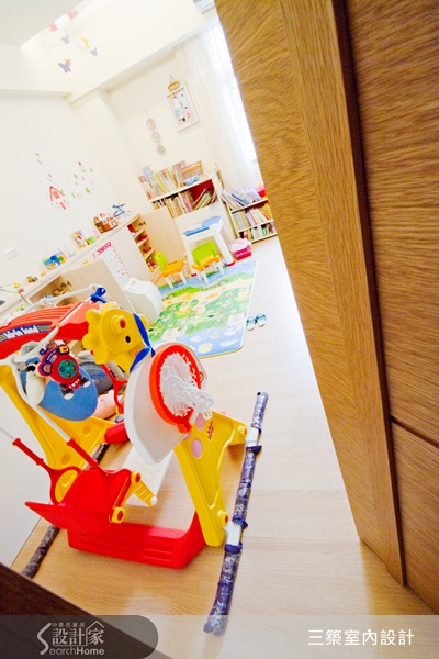 中古屋年紀的住宅,房子格局總是很制式,設計師改變了