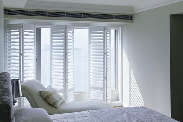 在歐美被廣泛應用的百葉窗，遮陽、隔熱效果極佳，高隱