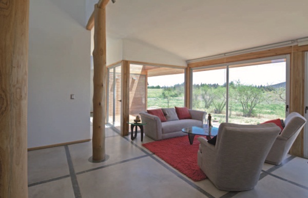 本案的設計發想受日本東京住宅影響頗深,規劃之初,設