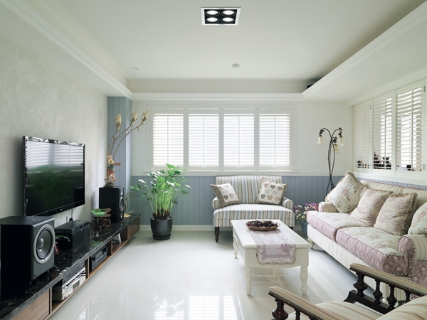 若隱若現的浪漫百葉窗有不同的開法，這絕對和自家的裝