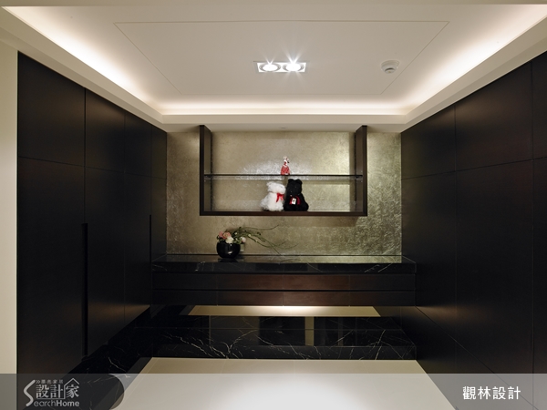 接手裝修到一半的透天住宅,必須將原裝潢拆除,管線重