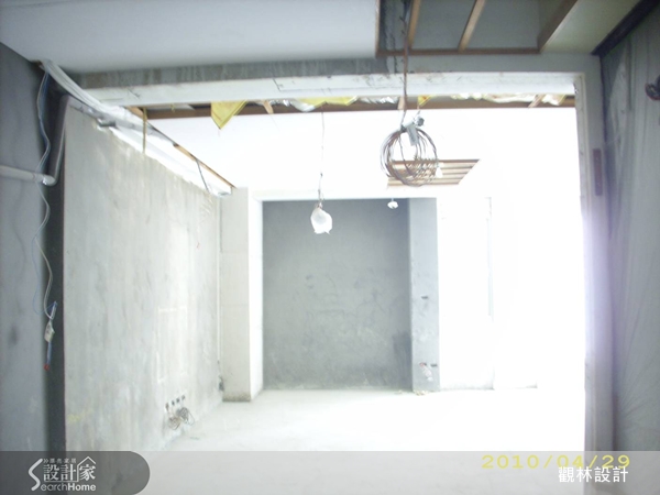 接手裝修到一半的透天住宅，必須將原裝潢拆除，管線重