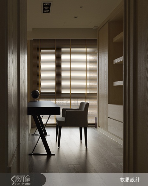 大地色系屬於中性色彩的一種，其色彩調性溫和舒適，例