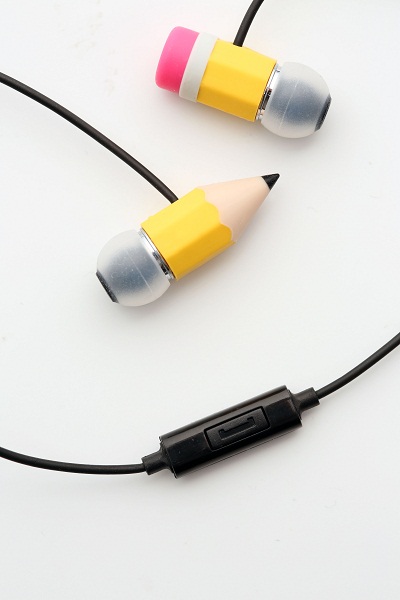 你沒看錯！鉛筆真的不是拿來寫字，而是拿來聽音樂的！