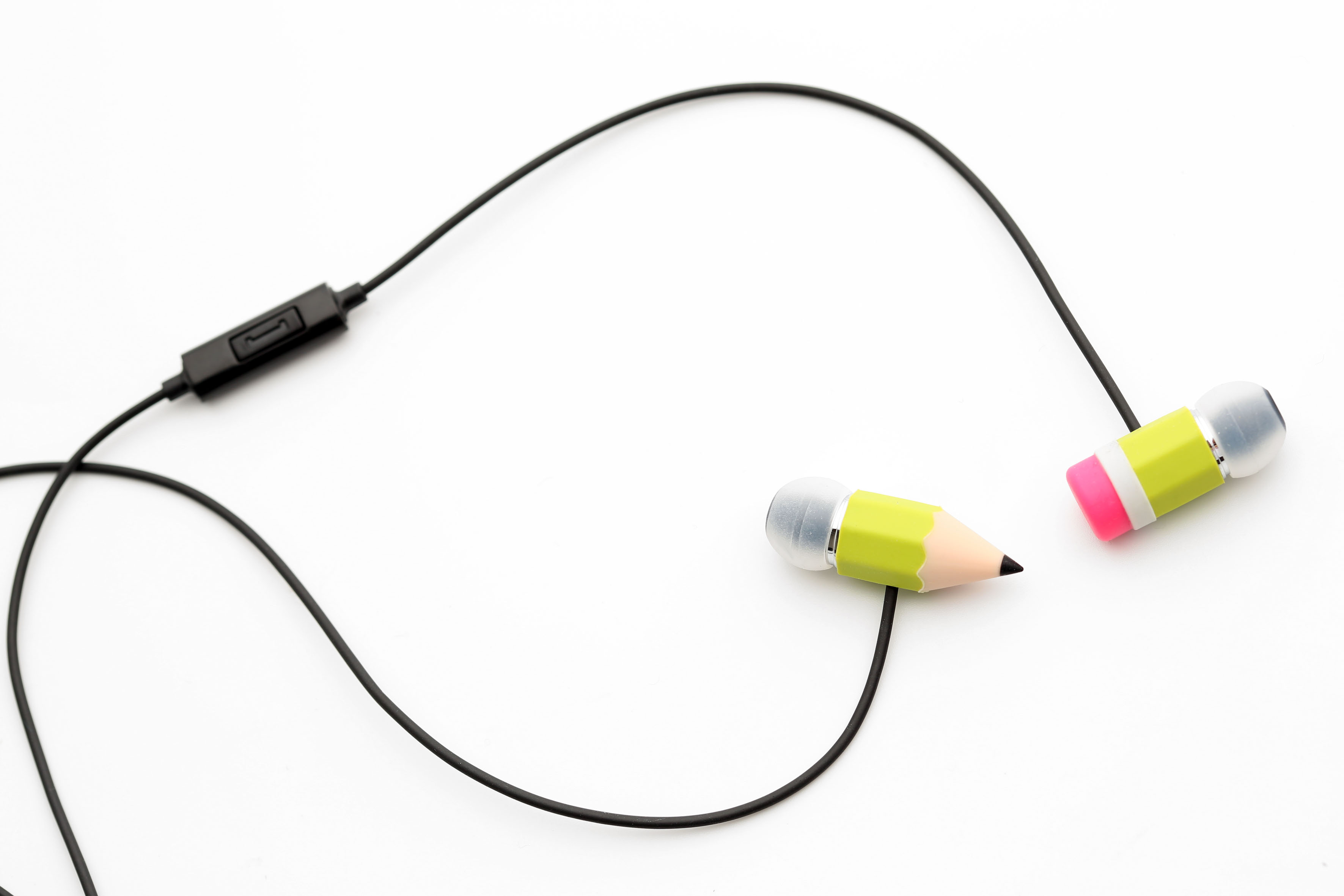 你沒看錯！鉛筆真的不是拿來寫字，而是拿來聽音樂的！